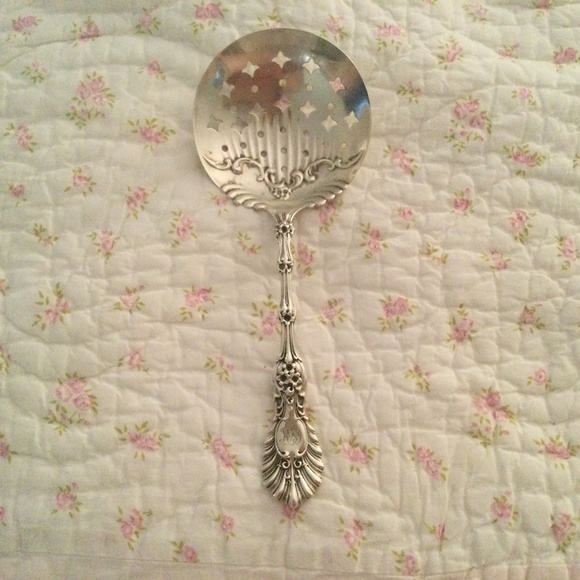 Whiting Radiant Sterling Silver Tomato Server - Picture 1 of 6